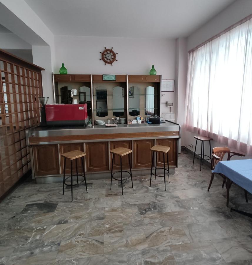 Hotel Il Dollaro Вилла-Сан-Джованни Экстерьер фото